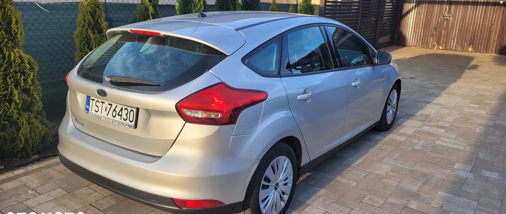 Ford Focus cena 27500 przebieg: 231000, rok produkcji 2015 z Starachowice małe 46